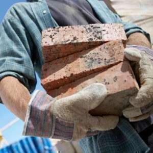Alessandria, cantiere sospeso: lavoratori in nero e gravi irregolarità