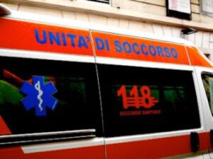 Alessandria: via Parma, giovane cade dal balcone e muore