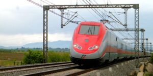 Trenitalia, il Pd contro lo stop al Carnet Smart: interpellanza urgente a Salvini