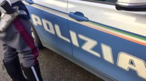 Cinque clandestini nascosti nel pullman dei pellegrini