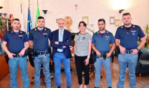 Salvataggio in Tanaro: la catena umana dei poliziotti