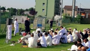 Moschea, oggi si va in Comune