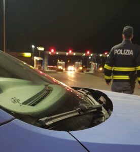 Schianto, feriti una mamma e i suoi tre figli