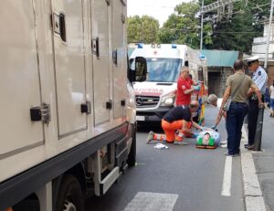 Via Verdi, 84enne investito da un furgone