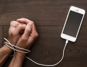 Internet e le nuove dipendenze, un incontro per capire