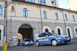 Alessandria, via Lumelli: tensione in strada, arrivano le pattuglie