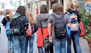“Solo da noi mancano 700 insegnanti di sostegno”