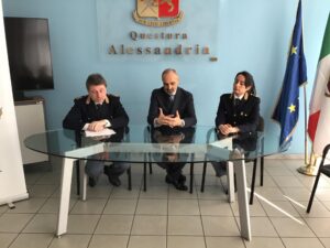 Maltrattamenti e sequestro di persona: arrestato 19enne. Vittima la moglie
