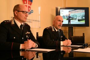 La droga nascosta tra i piccioni, colpo allo spaccio di coca