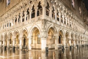 “Venezia e le maschere” negli scatti di Vettorello