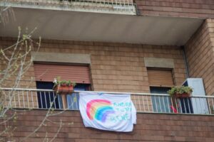 Coronavirus: “#AffacciatiAlle18” e “Applauso dal balcone”, due iniziative contro la paura