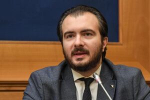 “Da Roma slogan e polemiche, il Piemonte fa da solo”