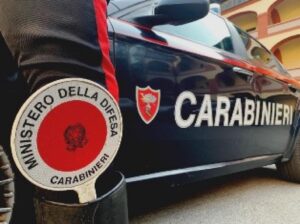 Dramma nella notte in via Savona, muore 61enne