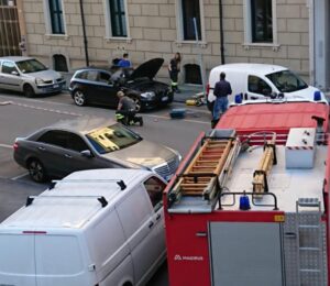 Via Lombroso, Vigili del Fuoco salvano gattino intrappolato