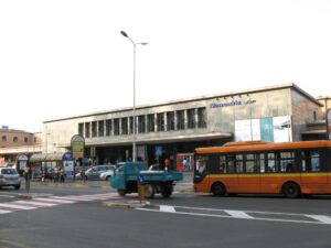 Restyling della stazione, 400 posti auto e un terminal bus. Poi l’ex Cangiassi