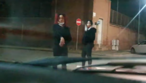 Prostitute in strada a pochi minuti dal coprifuoco, il video