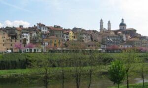 Non rispetta l’obbligo di dimora: 22enne ai domiciliari