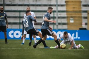 La prima volta della Lucchese. Che aspetta i Grigi