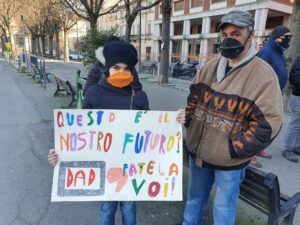 “Dovremmo vergognarci di aver preso in giro i nostri figli”