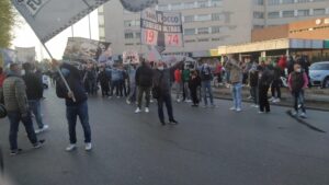 “Giocatori e staff, vincete per noi”