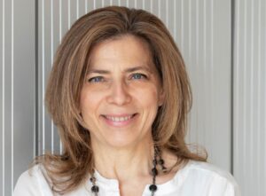 “Di luce propria”, il nuovo libro di Raffaella Romagnolo