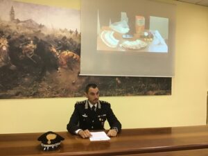 Minacciato e picchiato per debiti di droga: scattano gli arresti