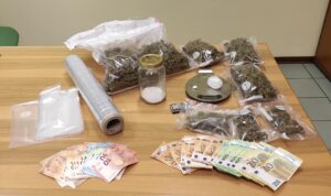 Spacciatore in manette: aveva cocaina e un kg di marijuana