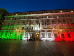 Piemonte in zona gialla: cosa può fare chi ha il Green Pass? Quali limitazioni per i No Vax?