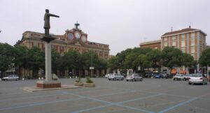 Statua e targa di Rattazzi imbrattate, interviene Amag Ambiente
