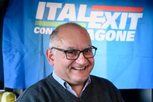 Costantino lancia la moneta mandrogna