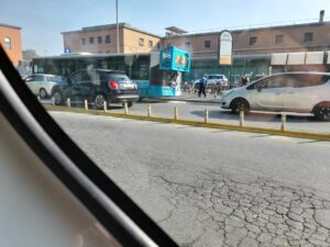 Autobus a fuoco in stazione