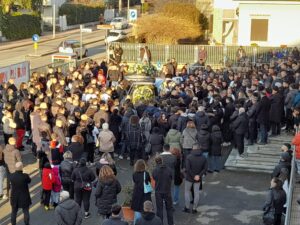 Al quartiere Cristo l’ultimo saluto a Vincenzo Parisi