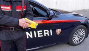 Aggressione durante un controllo, immobilizzato col taser e arrestato