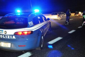 Incidente sull’A21: l’autista scappa, trasportava 13 clandestini