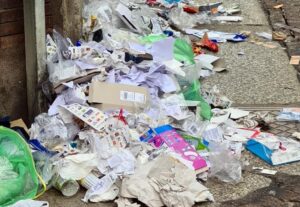 Via Modena, una discarica in centro