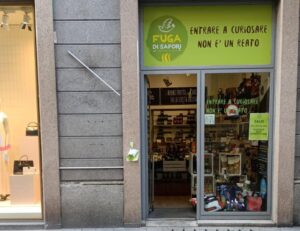 Vandali in corso Roma: presa di mira la bottega Fuga di Sapori