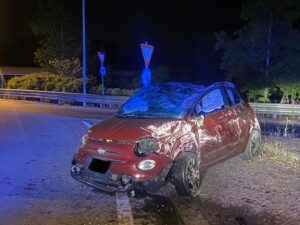 Spinetta: incidente nella notte alla rotonda, ferito 28enne