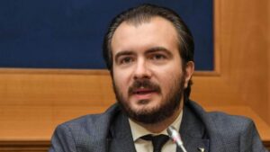 Molinari a Letta: “Vincere per fare dispetto a me? E Barosini?”