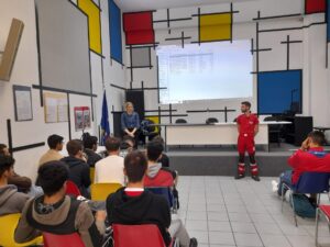 Lezione di sicurezza con Aci e i volontari