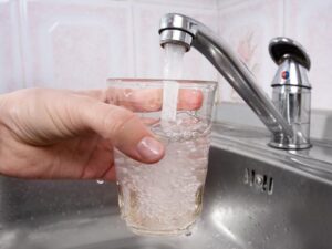 Castelnuovo Scrivia, il sindaco: “Progetto pilota, azzerati i Pfas nell’acqua potabile”