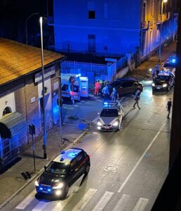 Spari nella notte al Cristo: ferito un uomo