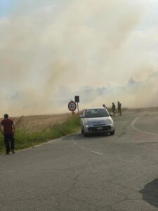 Quattordio: incendio impegna 6 mezzi dei pompieri