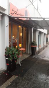 Caffè dei Parodi, porta sfondata e cassa rapinata