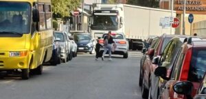 «Scuola Ferrero: troppo traffico, chiudiamo via Parini»