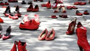 Violenza sulle donne: le riflessioni e i numeri di Palazzo Rosso. E il ‘segno rosso’ per chi fa sport