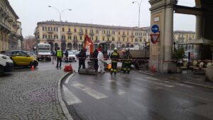 Tubatura del gas rotta, lavori in corso in piazza Garibaldi