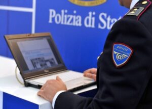 Sorvegliato dalla Polizia, esce e va all’aperitivo: arrestato