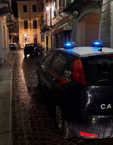 Tortona: ubriaco alla guida, va a sbattere contro la farmacia