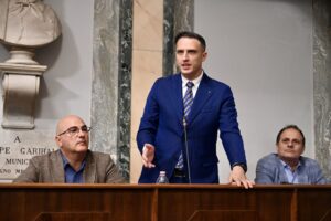 Sosta gratuita negli stalli blu: la proposta di Locci (Fdi)