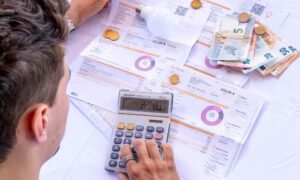 Calano i costi energetici 2024: Alessandria e Piemonte virtuosi